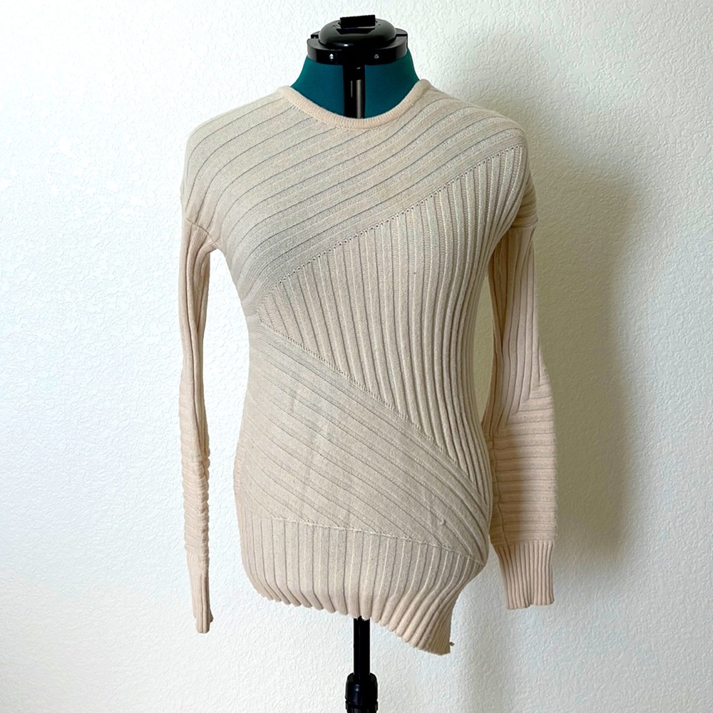 Womens fitted Sweater